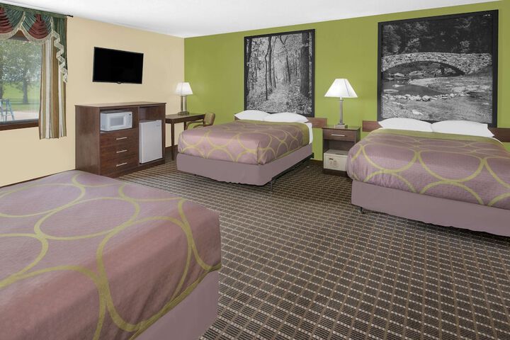 2 Double Beds (1 of 9)
