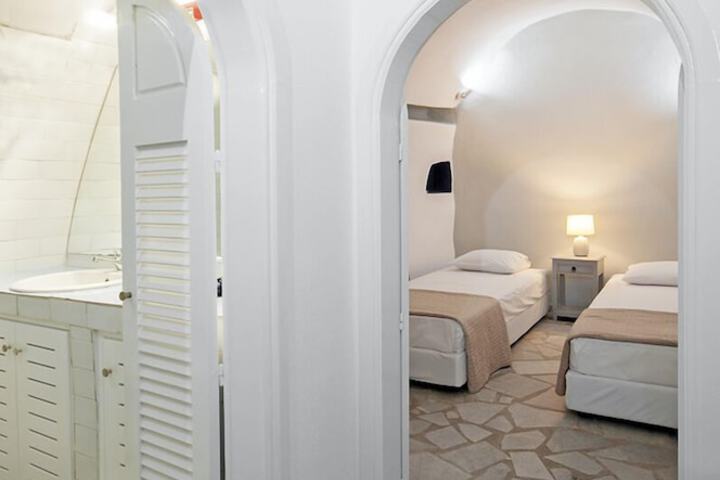Room 21 of 33