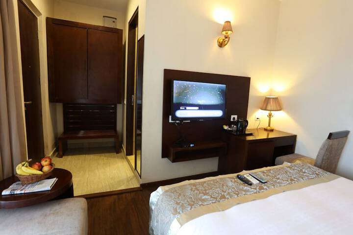Room 21 of 53