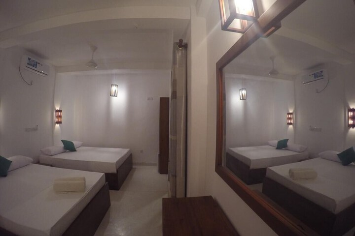 Room 3 of 8