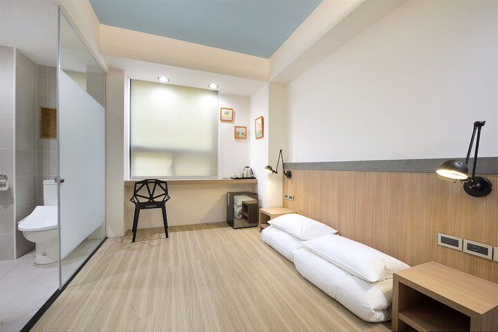 Room 12 of 45