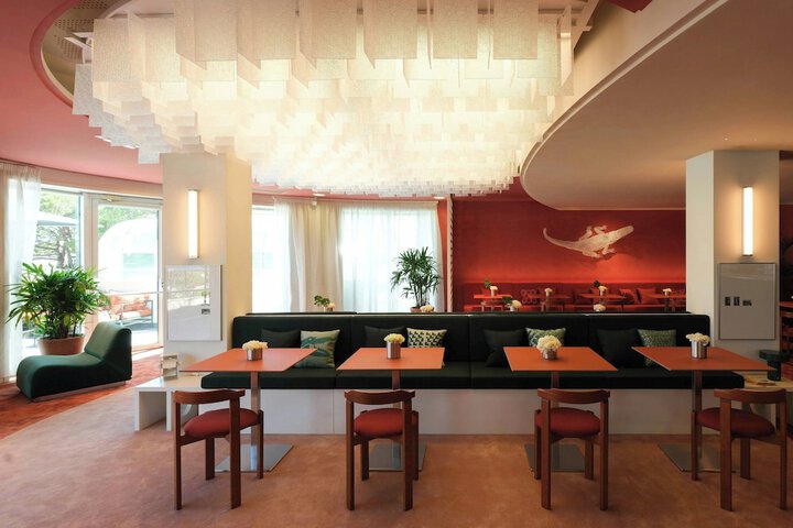 Dining 119 of 192
