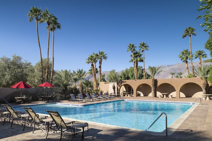 Pool Hotel