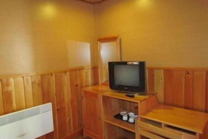 Room 8 of 15