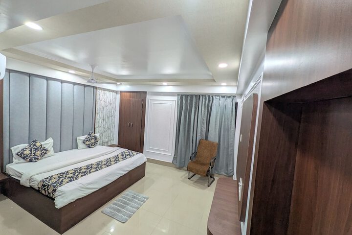 Room 19 of 30