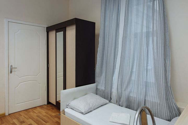 Room 21 of 76