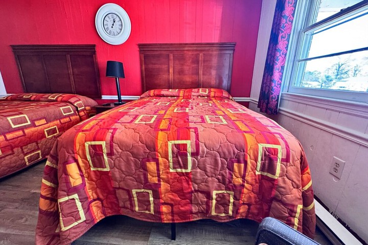 2 Double Beds (9 of 21)