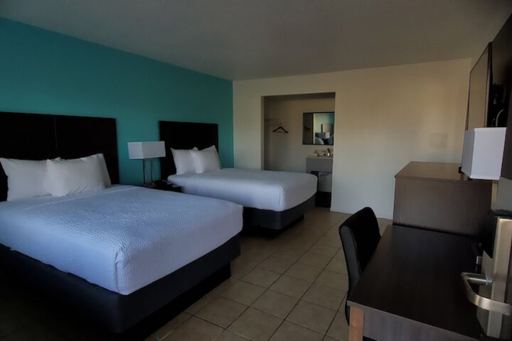 2 Double Beds (1 of 8)