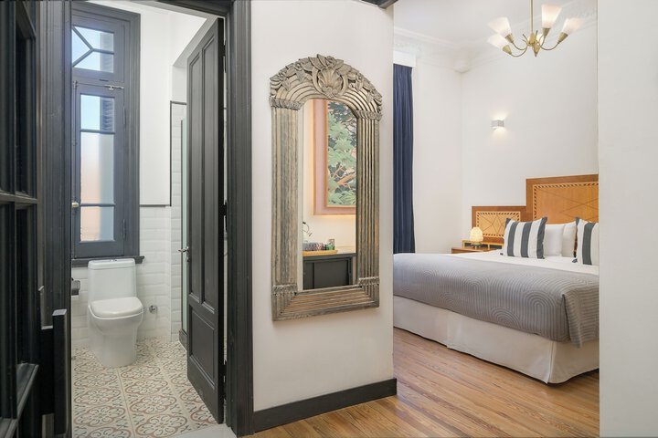 Room 12 of 79