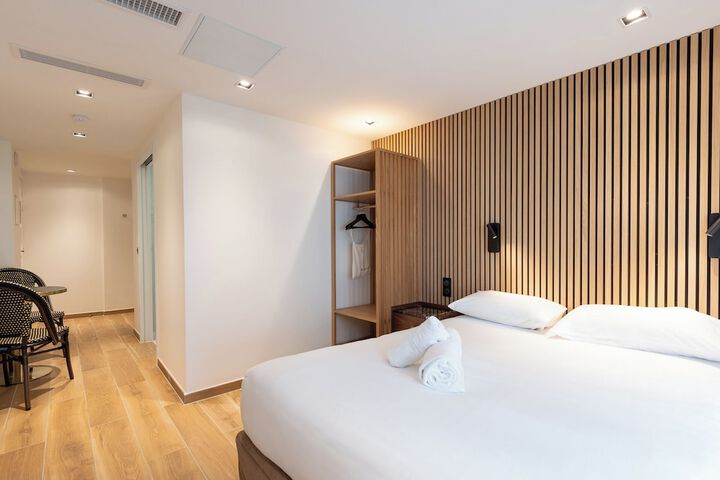 Room 33 of 70