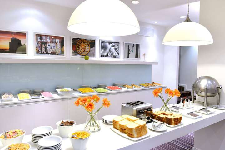 Breakfast area