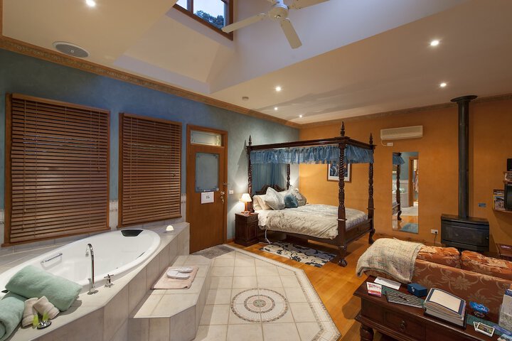Room 14 of 38