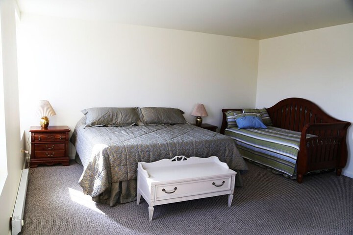 Studio Suite (2 of 5)
