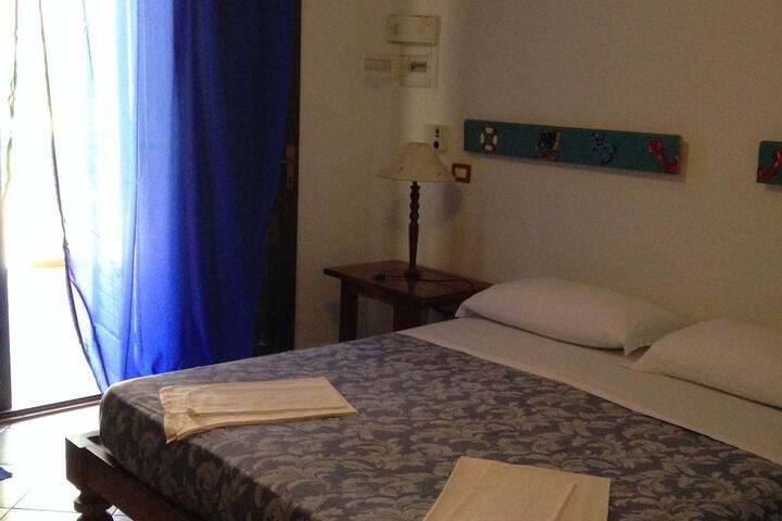 Room 5 of 49