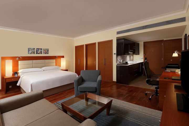 Room 13 of 114