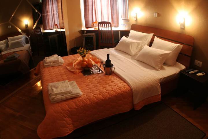 Room 7 of 64