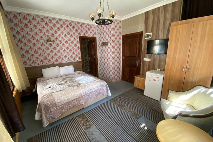 Room 16 of 32