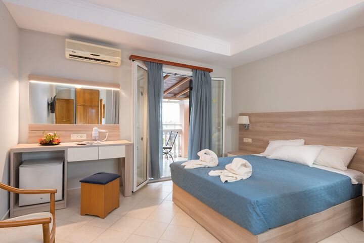Room 27 of 70