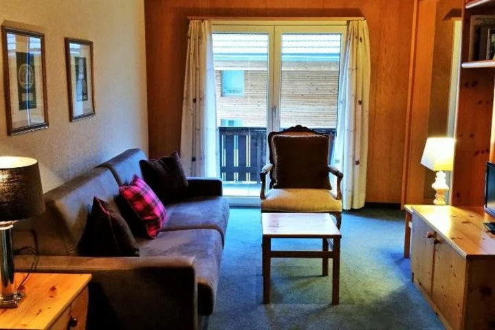 Room 5 of 20