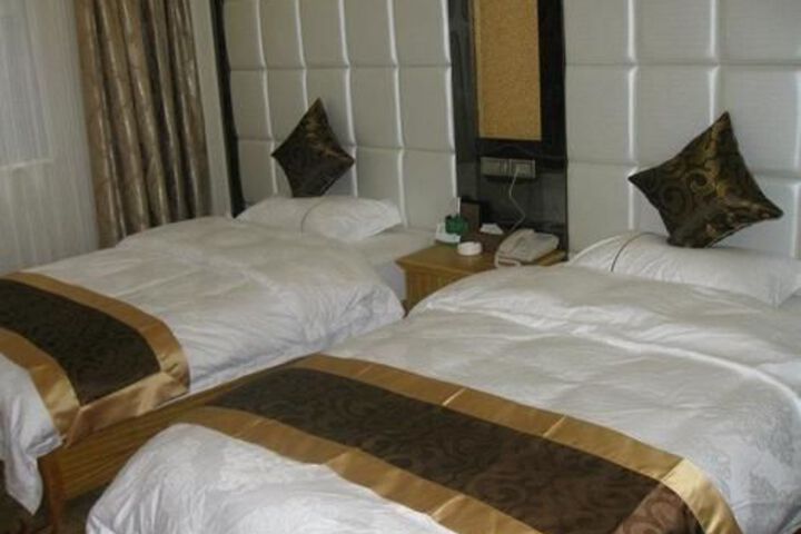 Room 8 of 19