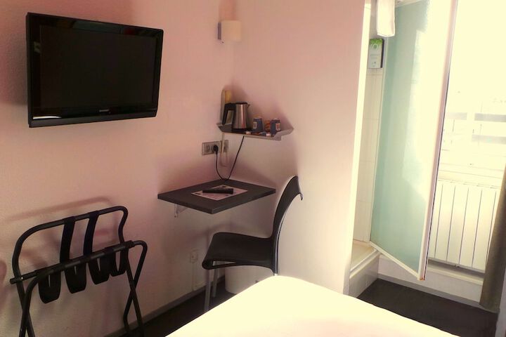 Room 13 of 127
