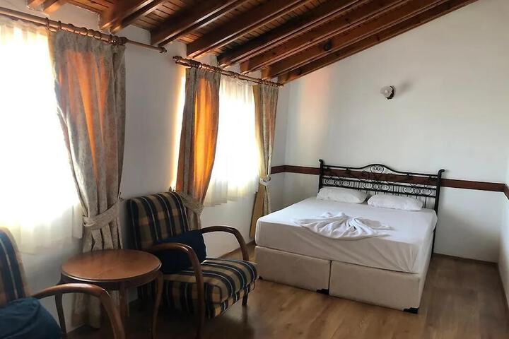 Room 7 of 14
