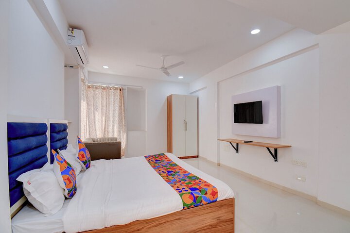 Room 25 of 34