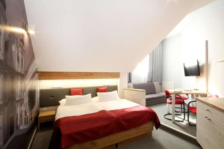 Room 18 of 52