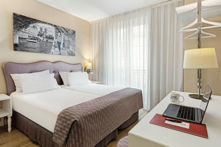 Room 15 of 29