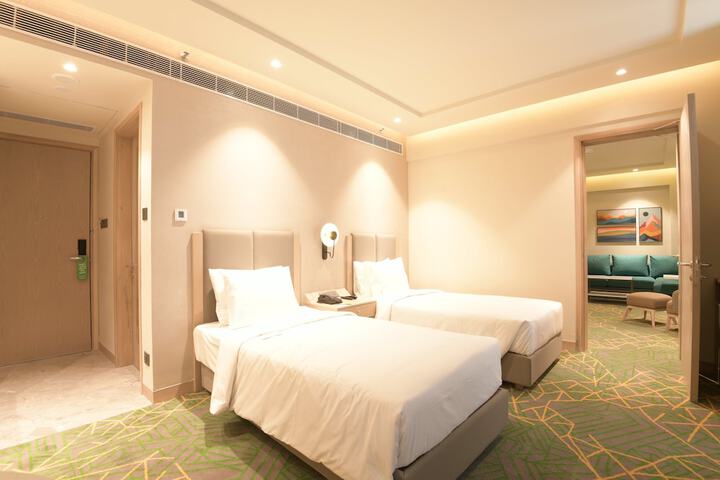 Room 17 of 95