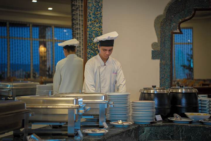 Dining 72 of 82