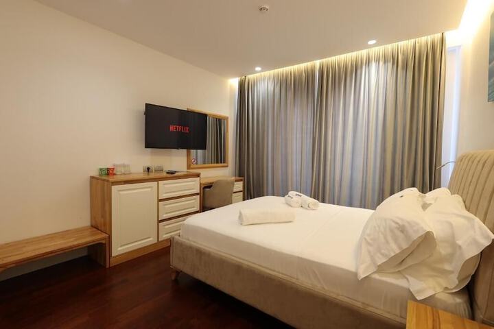 Room 13 of 107