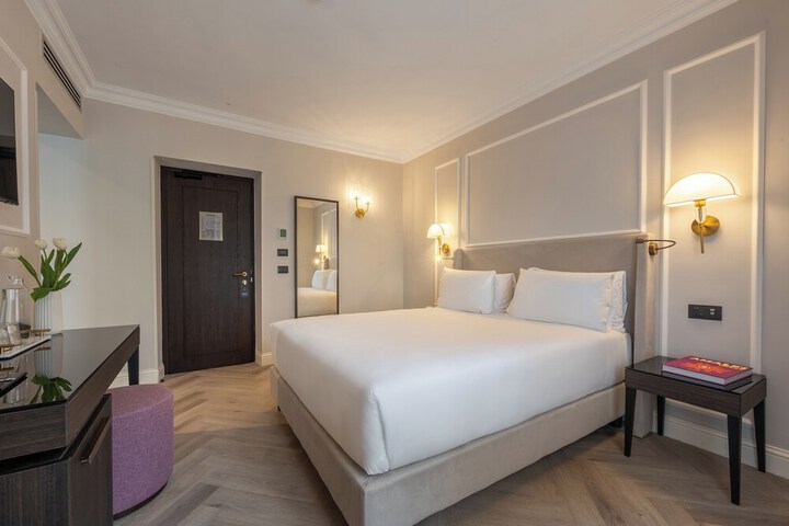 Room 21 of 47