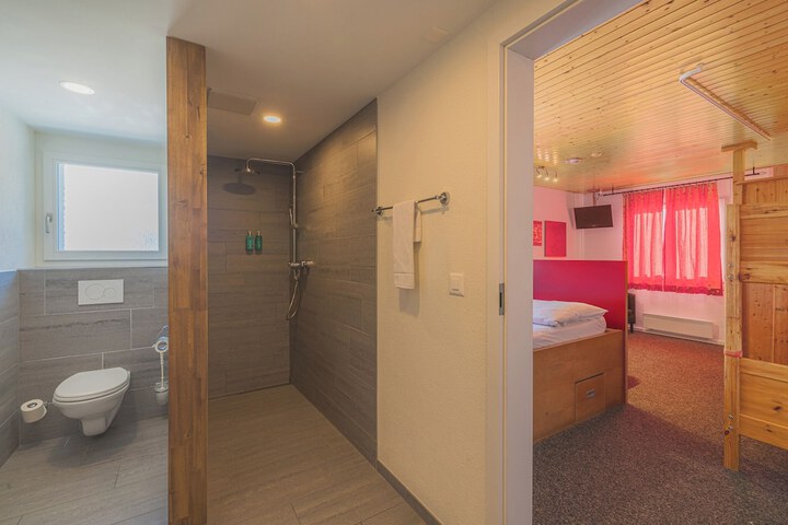 Room 25 of 53