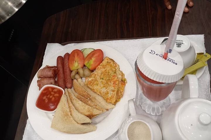 Breakfast/Coffee Service 24 of 33
