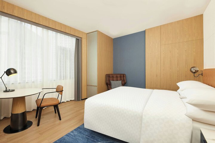 Room 13 of 24