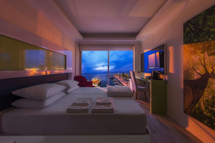Room 19 of 47