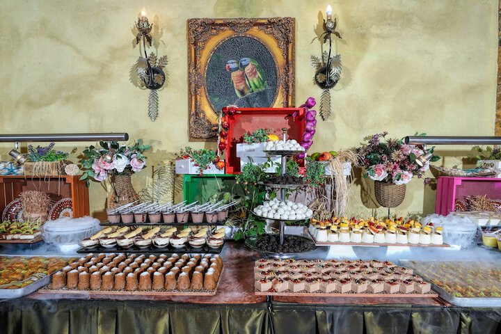 Dining 106 of 147