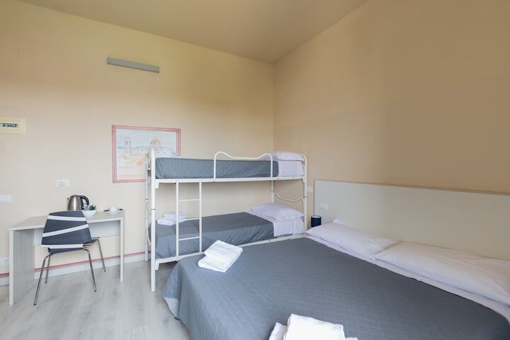 Room 13 of 132