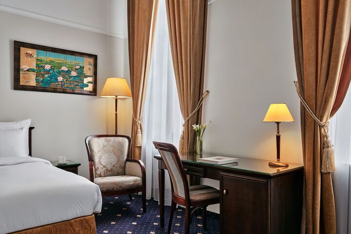 Room 15 of 70