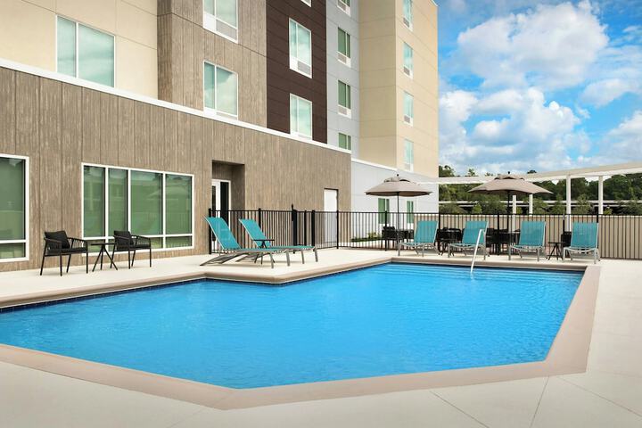 Pool 33 of 49