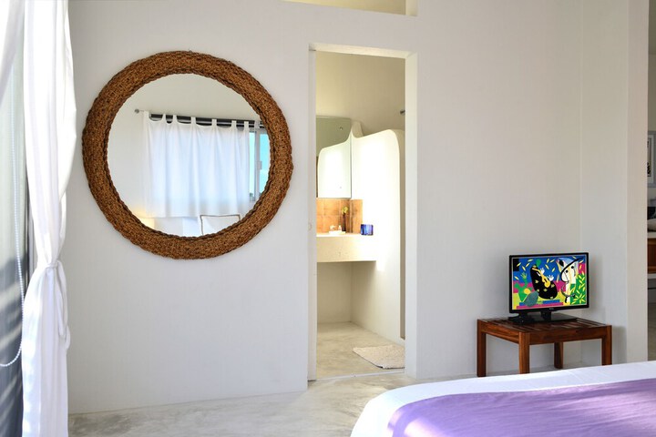 Room 8 of 209