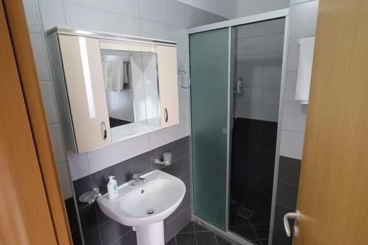 Room 19 of 104