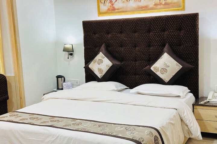 Room 18 of 134