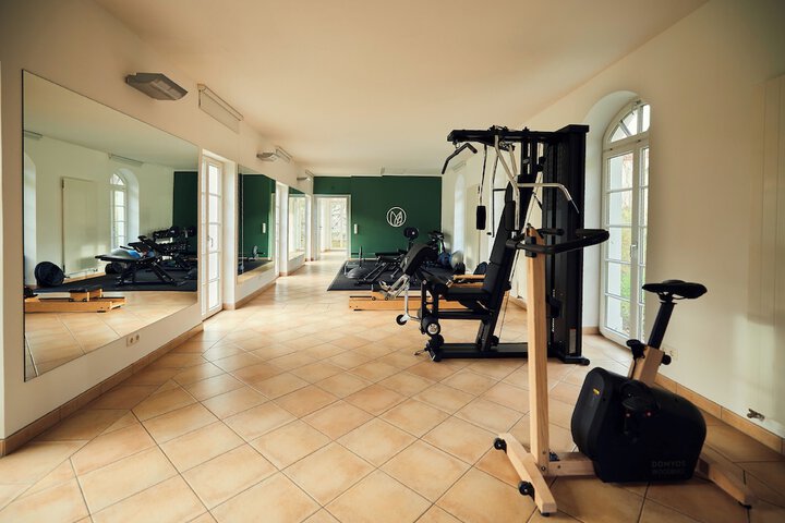 Room 9 of 20