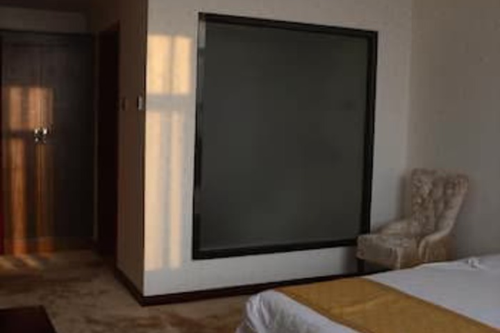 Room 8 of 8