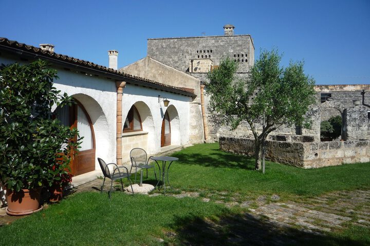 Hotel Exterior 58 of 73