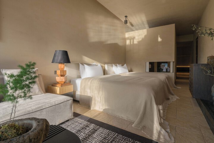 Room 25 of 72