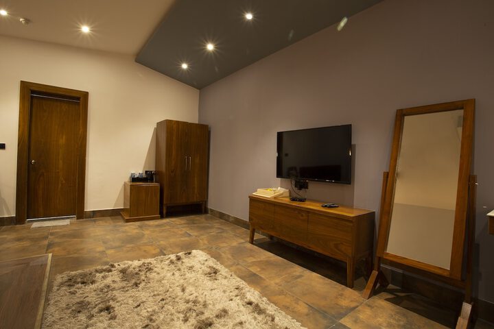 Room 124 of 196
