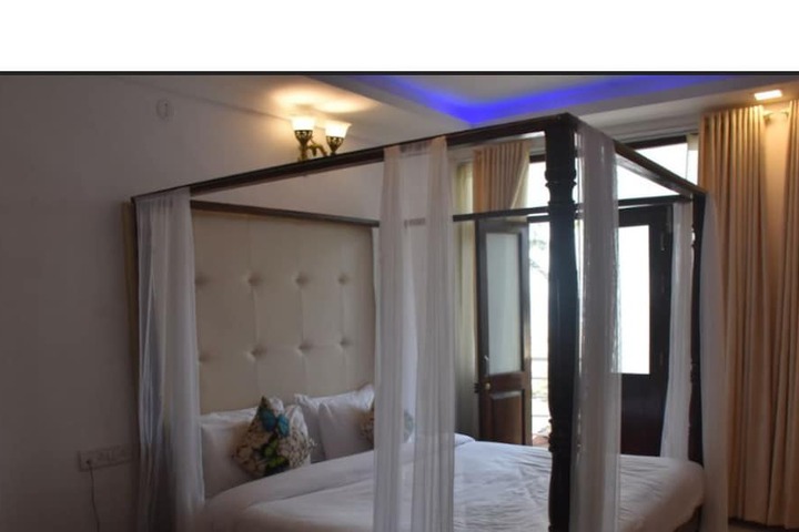Room 2 of 2